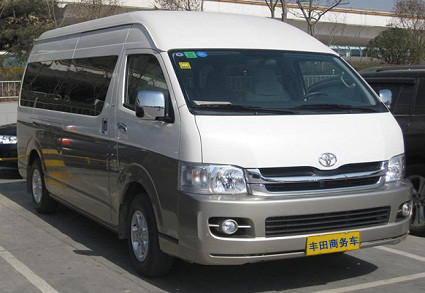 丰田商务车 17座